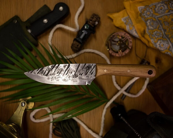Hunter oak knife
