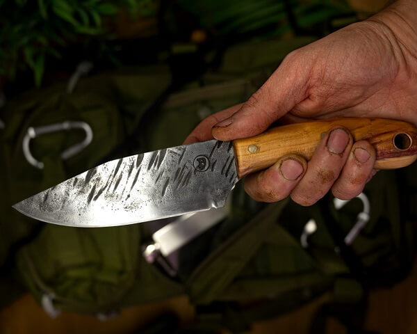 Hunter purple knife